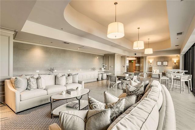 2233 Peachtree Road NE 402, Atlanta, GA 30309