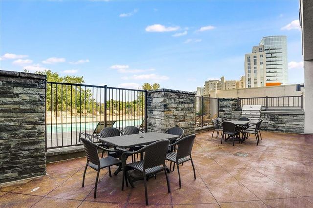 2233 Peachtree Road NE 402, Atlanta, GA 30309