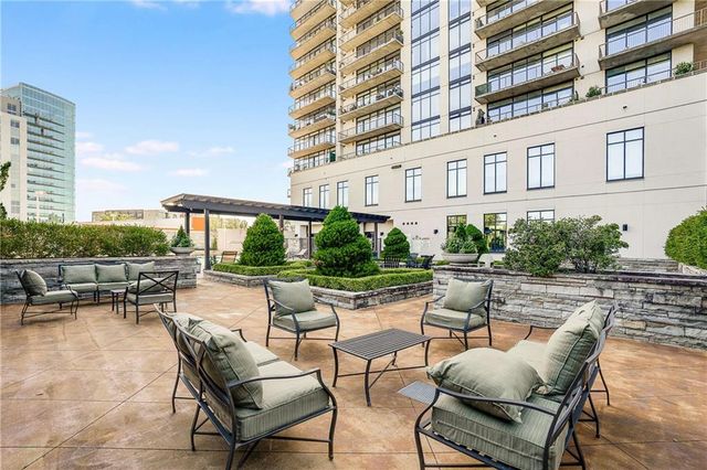 2233 Peachtree Road NE 402, Atlanta, GA 30309