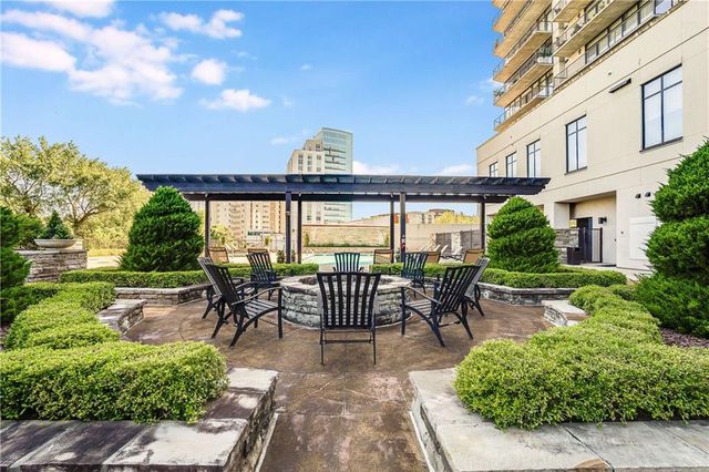 2233 Peachtree Road NE 402, Atlanta, GA 30309
