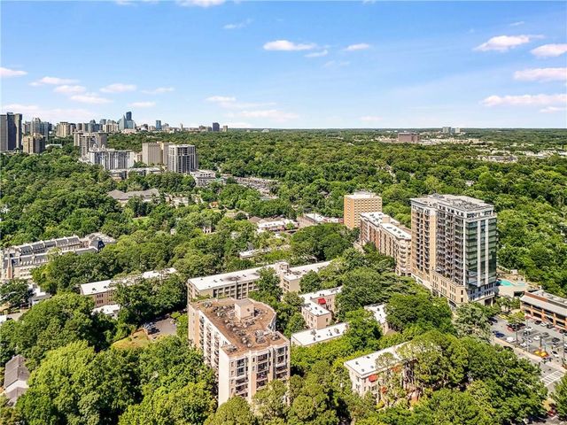 2233 Peachtree Road NE 402, Atlanta, GA 30309