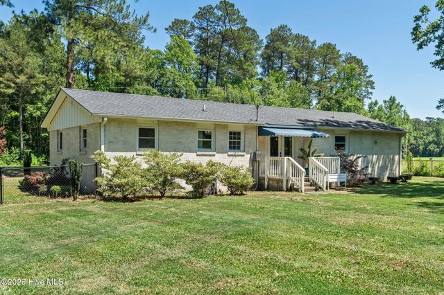 13290 New Britton Highway E, Nakina, NC 28455