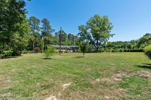 13290 New Britton Highway E, Nakina, NC 28455