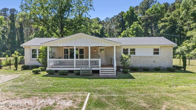 13290 New Britton Highway E, Nakina, NC 28455