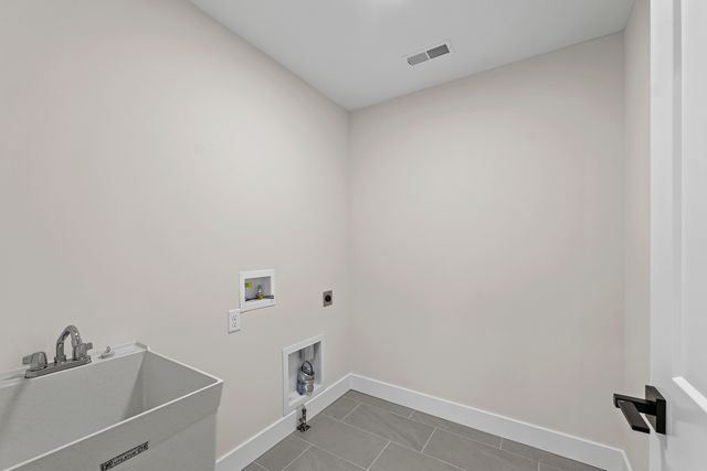 407 Harpers Ferry, Savoy, IL 61874