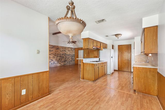 1708 17th Avenue N, Texas City, TX 77590