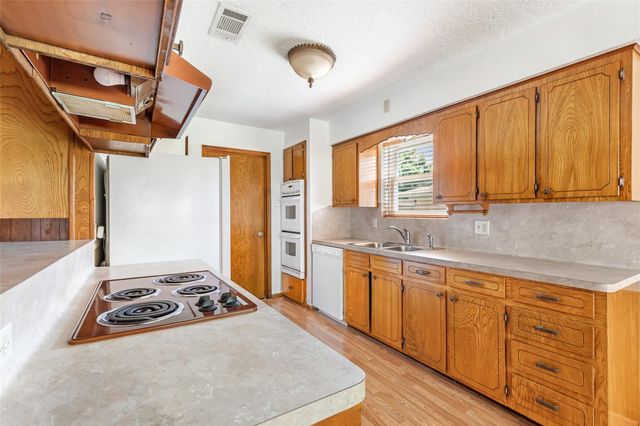 1708 17th Avenue N, Texas City, TX 77590