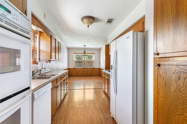 1708 17th Avenue N, Texas City, TX 77590