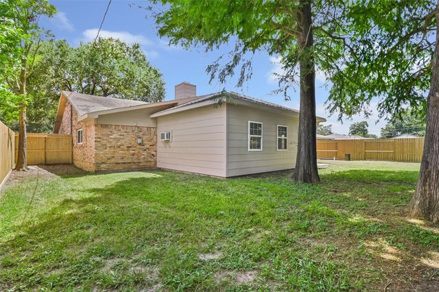 1708 17th Avenue N, Texas City, TX 77590