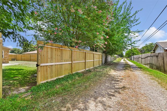 1708 17th Avenue N, Texas City, TX 77590