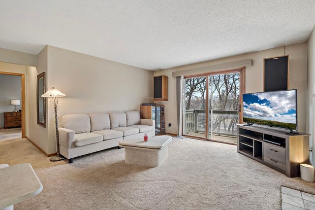 808 Bryant Lane, Burnsville, MN 55337