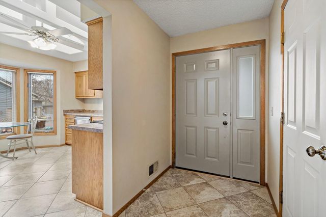 808 Bryant Lane, Burnsville, MN 55337