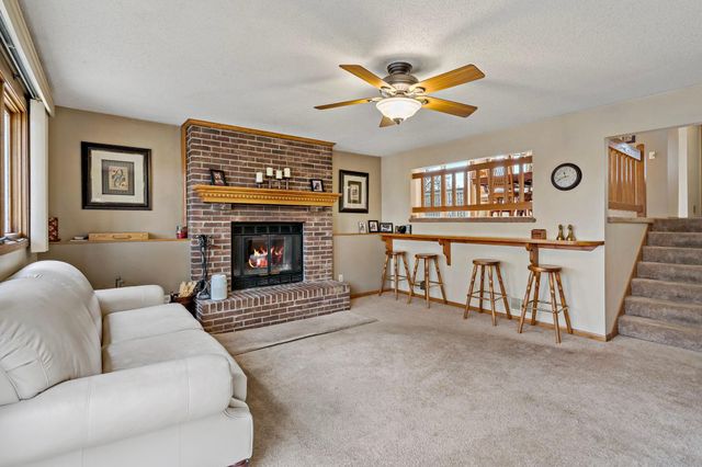 808 Bryant Lane, Burnsville, MN 55337