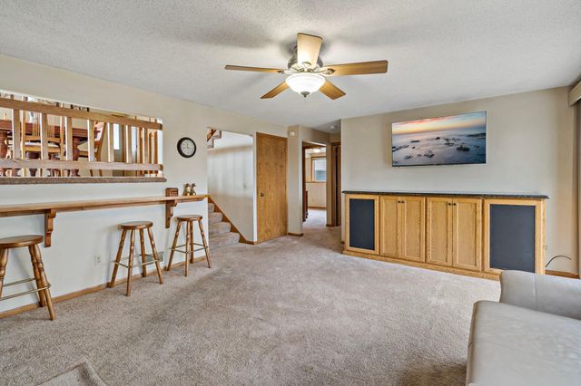 808 Bryant Lane, Burnsville, MN 55337