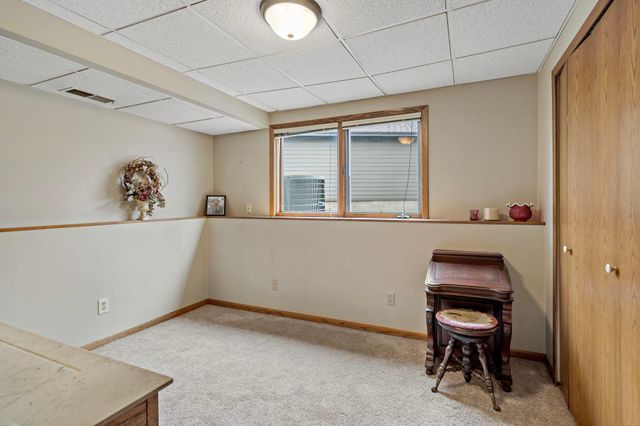 808 Bryant Lane, Burnsville, MN 55337