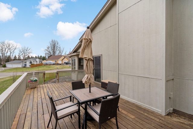 808 Bryant Lane, Burnsville, MN 55337