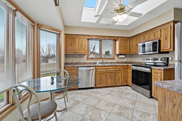 808 Bryant Lane, Burnsville, MN 55337