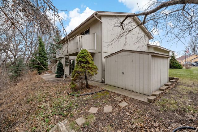 808 Bryant Lane, Burnsville, MN 55337