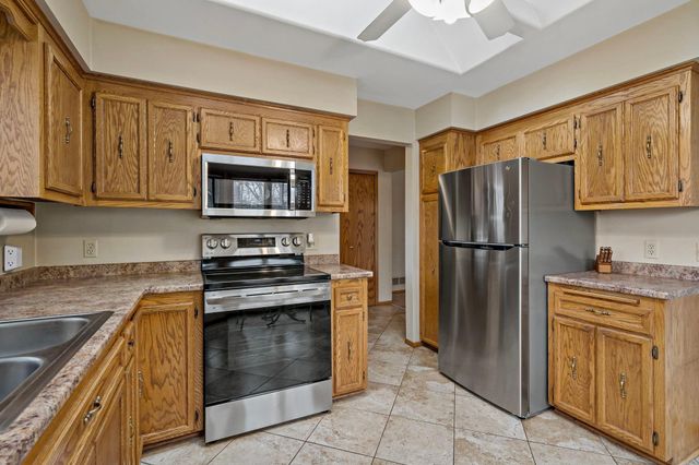 808 Bryant Lane, Burnsville, MN 55337