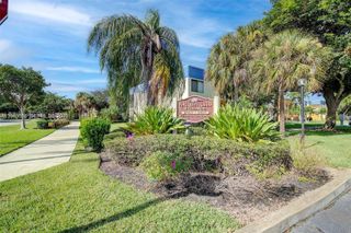 165 Lakeview Drive 201, Weston, FL 33326