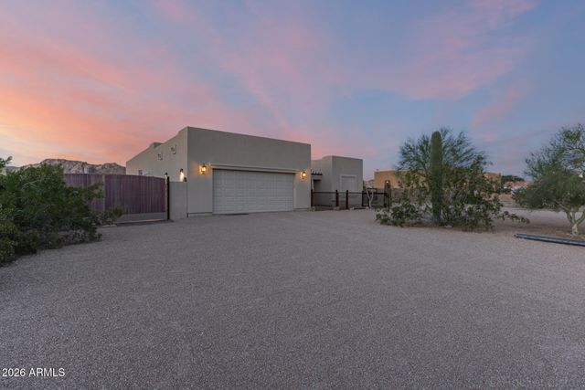 304 E MCKELLIPS Boulevard, Apache Junction, AZ 85119