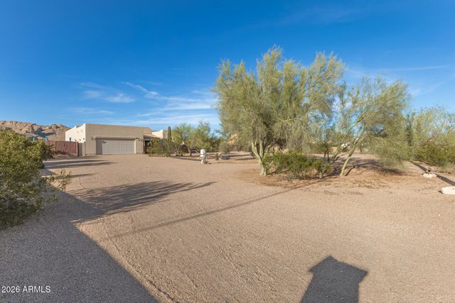 304 E MCKELLIPS Boulevard, Apache Junction, AZ 85119