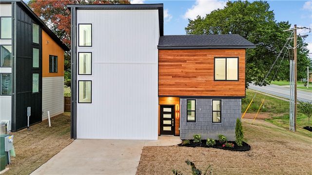 2601 W Bonnie Lane, Rogers, AR 72758