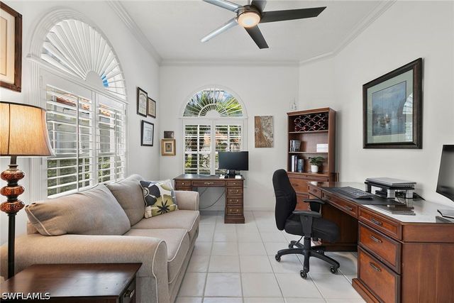 3826 Huelva CT, Naples, FL 34109