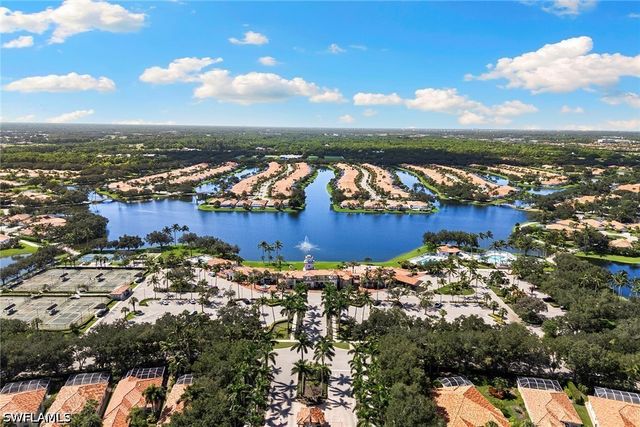3826 Huelva CT, Naples, FL 34109