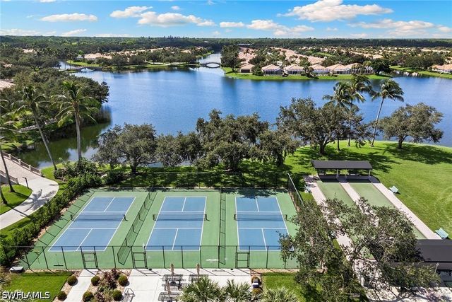 3826 Huelva CT, Naples, FL 34109