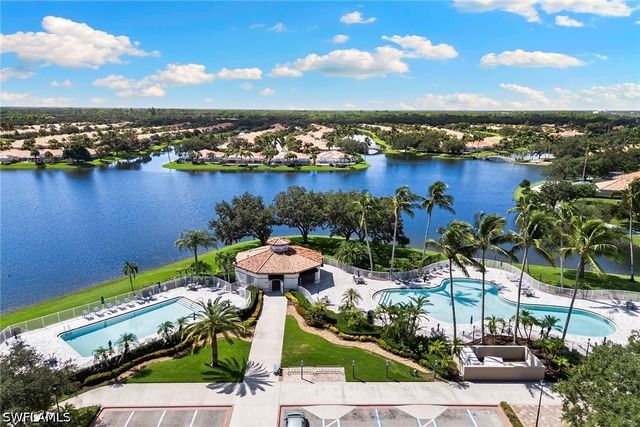 3826 Huelva CT, Naples, FL 34109