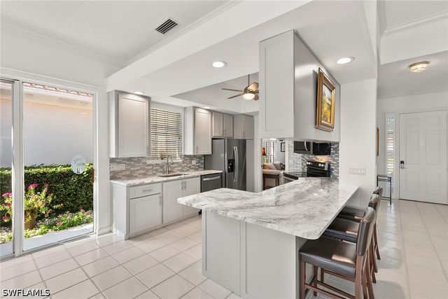 3826 Huelva CT, Naples, FL 34109