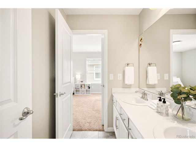 23930 E Minnow Dr, Aurora, CO 80016