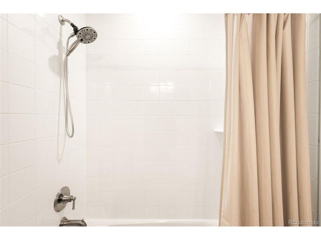 23930 E Minnow Dr, Aurora, CO 80016