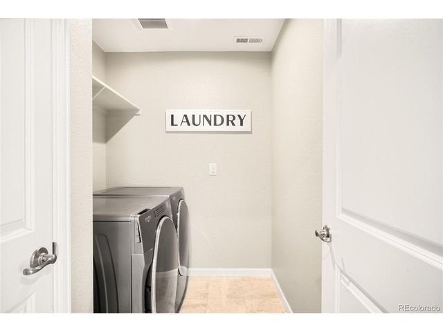 23930 E Minnow Dr, Aurora, CO 80016