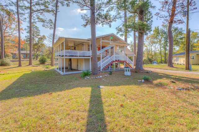 123 Hilltop, Onalaska, TX 77360