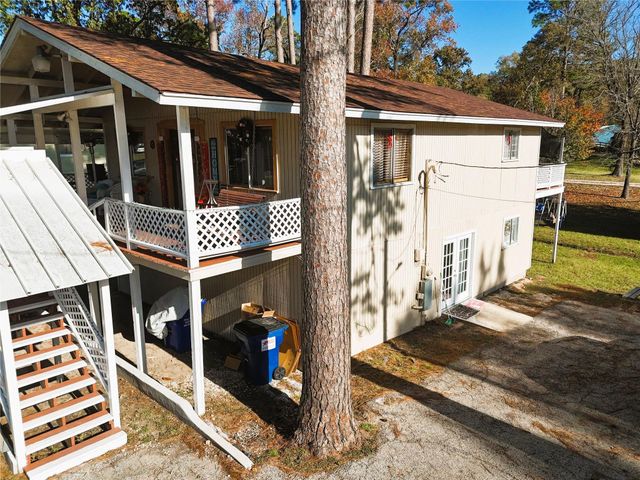 123 Hilltop, Onalaska, TX 77360