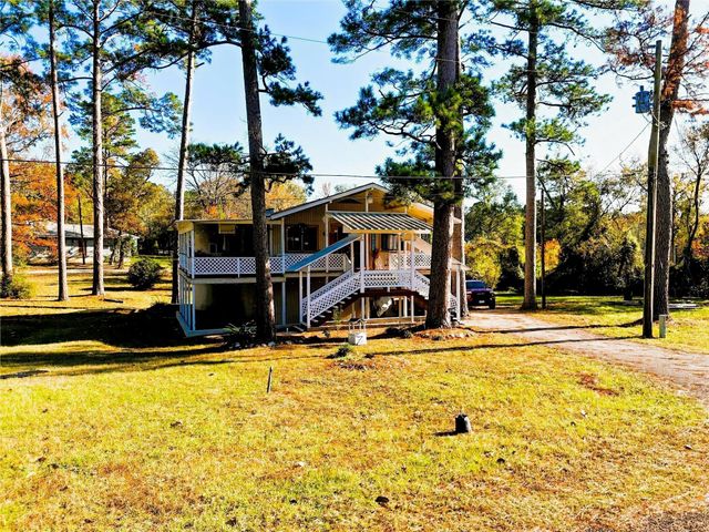 123 Hilltop, Onalaska, TX 77360