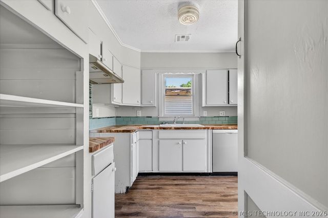 1936 S Johnstone Avenue, Bartlesville, OK 74003
