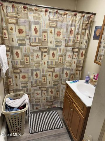 382 3rd Avenue, Troy, NY 12182