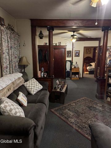 382 3rd Avenue, Troy, NY 12182