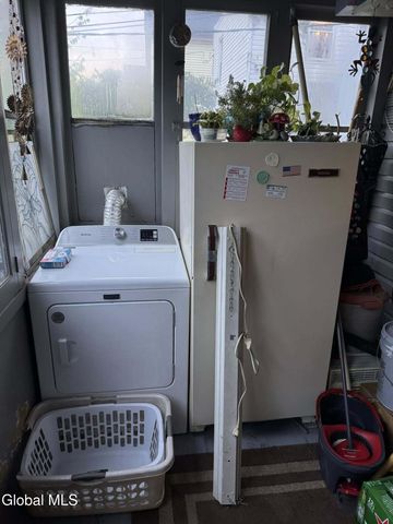 382 3rd Avenue, Troy, NY 12182