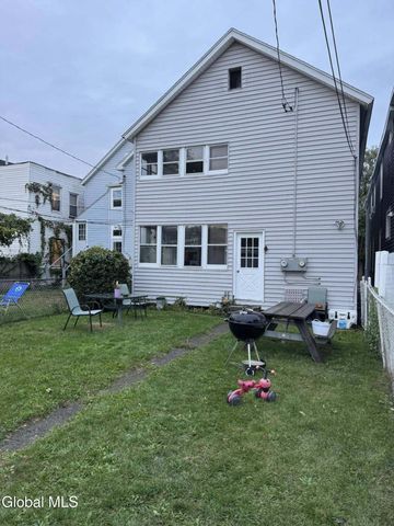 382 3rd Avenue, Troy, NY 12182