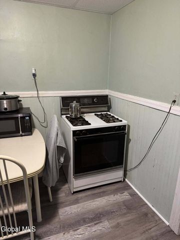 382 3rd Avenue, Troy, NY 12182