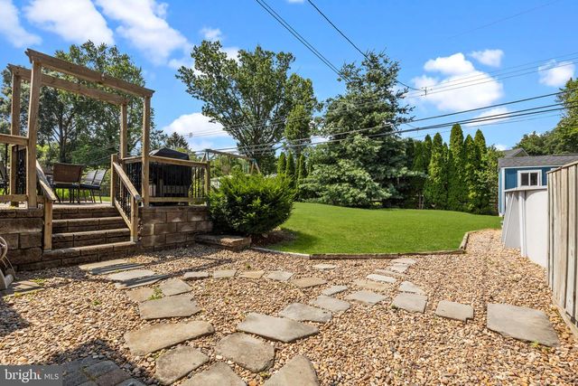 128 HEDGEROW DR, Yardley, PA 19067