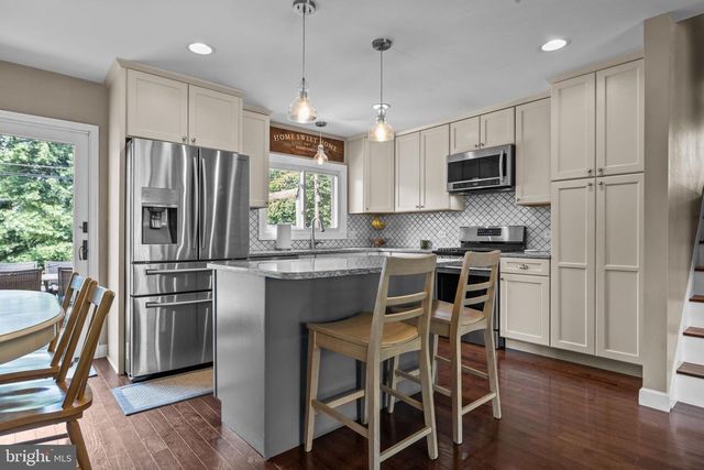 128 HEDGEROW DR, Yardley, PA 19067