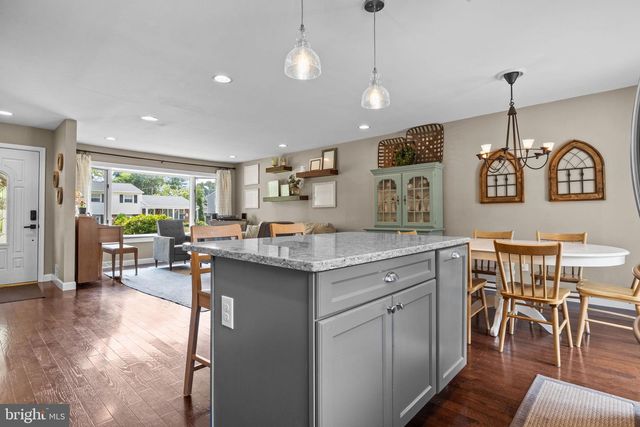 128 HEDGEROW DR, Yardley, PA 19067