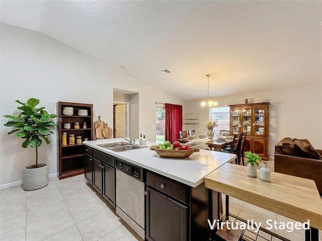 865 SW Mccracken Ave, Port St. Lucie, FL 34953