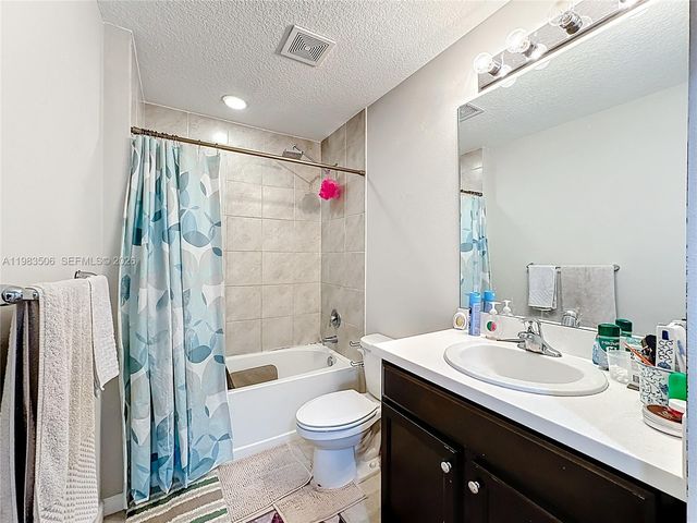 865 SW Mccracken Ave, Port St. Lucie, FL 34953