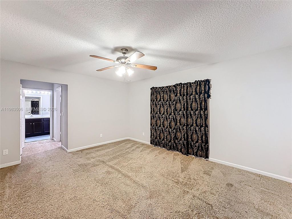 Image 15 of property listing at 865 SW Mccracken Ave, Port St. Lucie, FL 34953